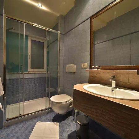 Doro 4* Tirana